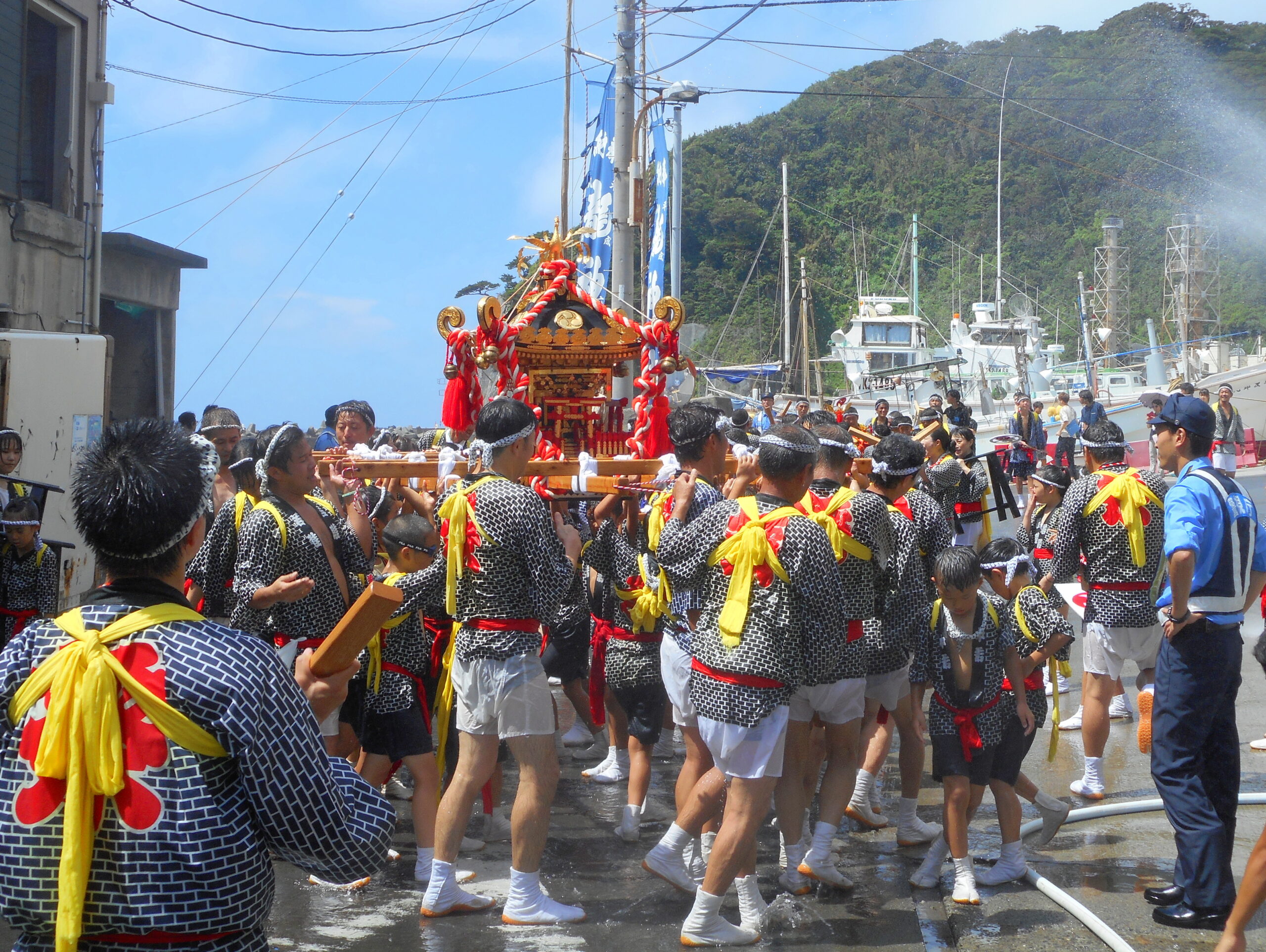 物忌奈命神社の例大祭1日目。|神津島観光ガイド公式サイト